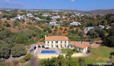 Villa For Sale in Loule, Portugal
