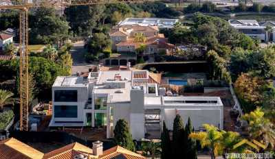 Villa For Sale in Almancil, Portugal