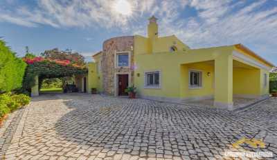 Villa For Sale in Loule, Portugal