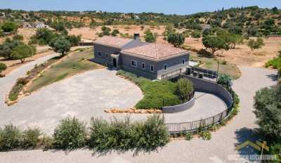 Villa For Sale in Carvoeiro, Portugal