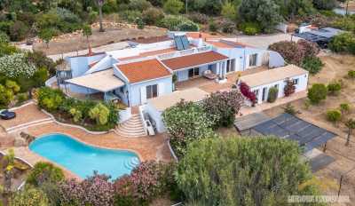 Villa For Sale in Lagos, Portugal