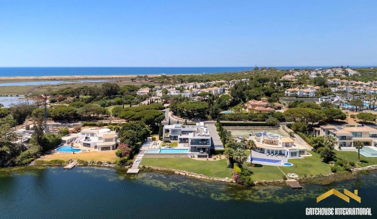 Picture of Villa For Sale in Almancil, Algarve, Portugal
