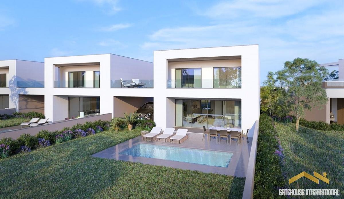 Picture of Villa For Sale in Quarteira, Algarve, Portugal