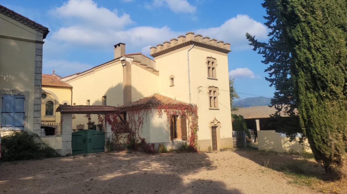 Picture of Home For Sale in Autignac, Languedoc Roussillon, France