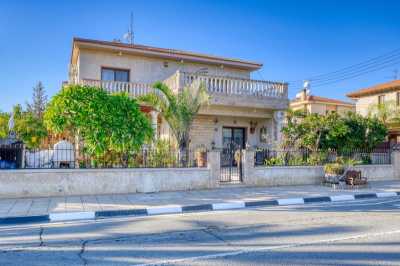 Villa For Sale in 