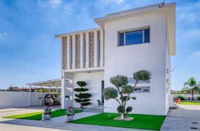 Villa For Sale in Troulloi, Cyprus