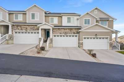 Townhome For Sale in Herriman, Utah