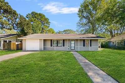 Home For Sale in El Campo, Texas