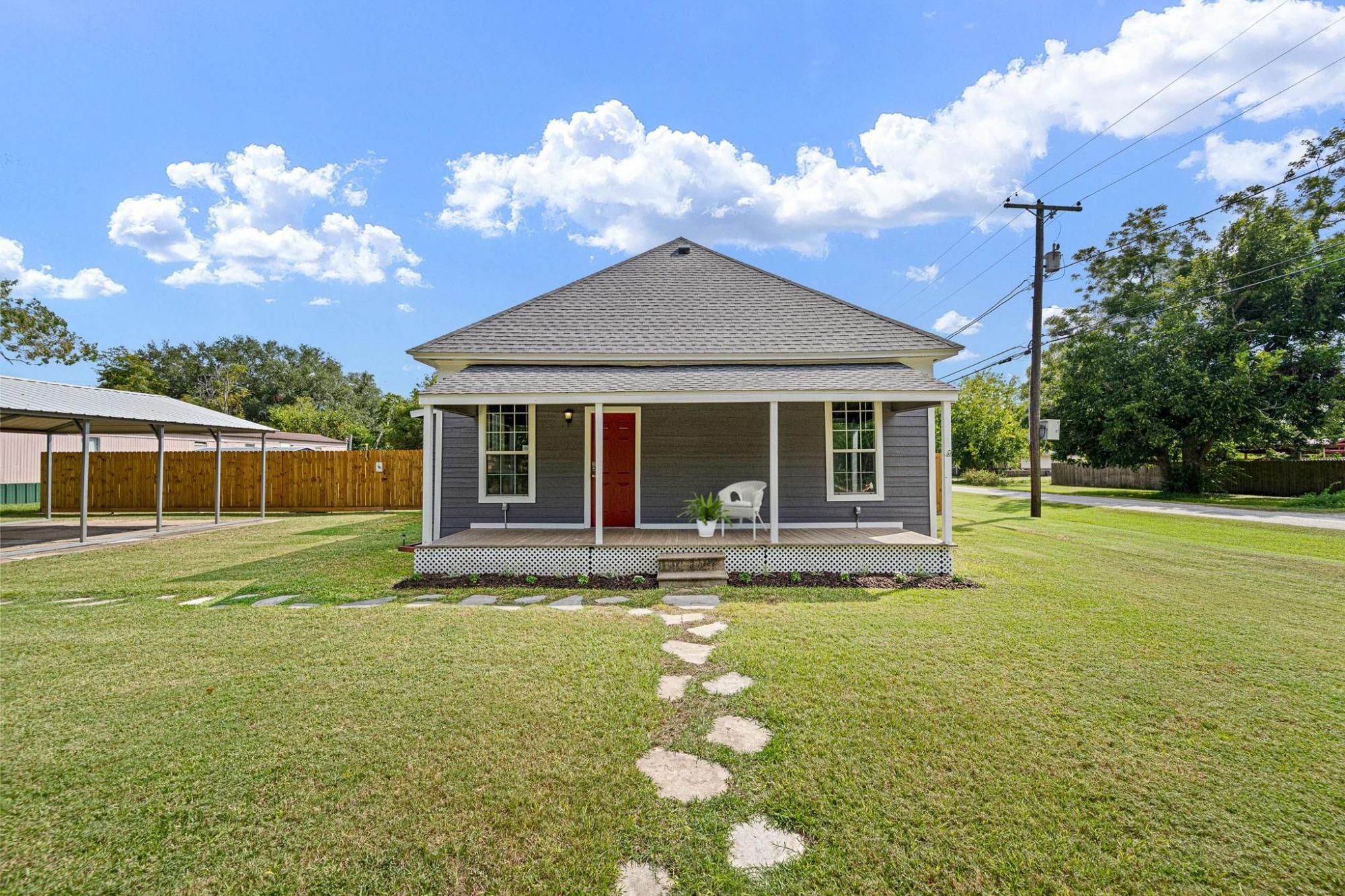 Picture of Home For Sale in Blessing, Texas, United States