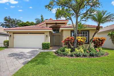 Home For Sale in Boynton Beach, Florida