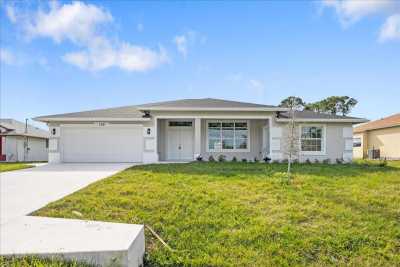 Home For Sale in Port Saint Lucie, Florida