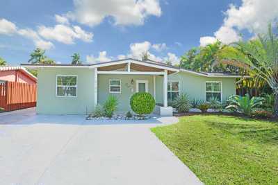 Home For Rent in Oakland Park, Florida