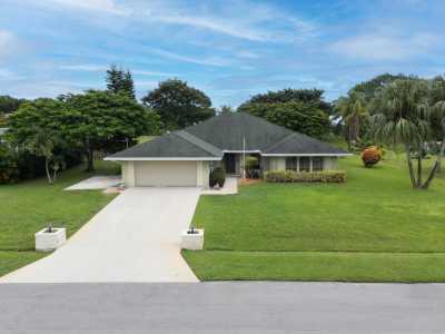 Home For Sale in Port Saint Lucie, Florida