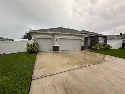 Home For Sale in Port Saint Lucie, Florida