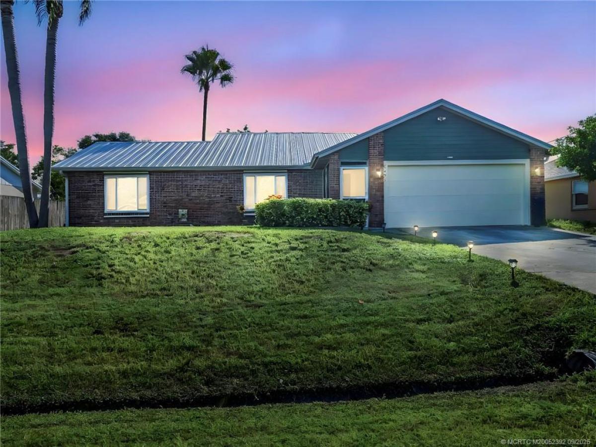 Picture of Home For Sale in Port Saint Lucie, Florida, United States