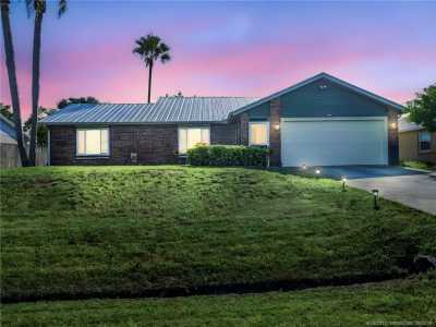 Home For Sale in Port Saint Lucie, Florida