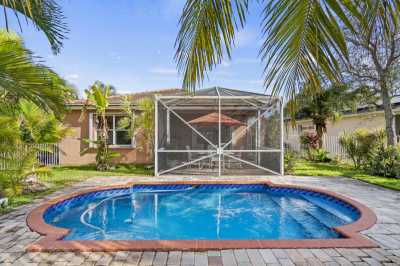 Home For Sale in Port Saint Lucie, Florida
