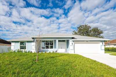 Home For Sale in Port Saint Lucie, Florida