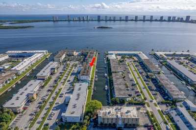 Condo For Sale in North Palm Beach, Florida
