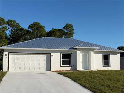 Home For Sale in Vero Beach, Florida