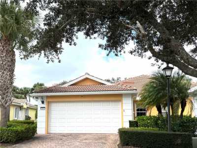 Home For Sale in Vero Beach, Florida