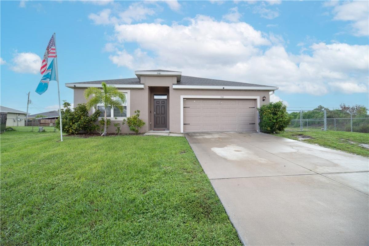 Picture of Home For Sale in Palm Bay, Florida, United States
