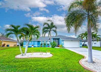 Home For Sale in Cape Coral, Florida
