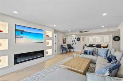 Condo For Sale in Naples, Florida