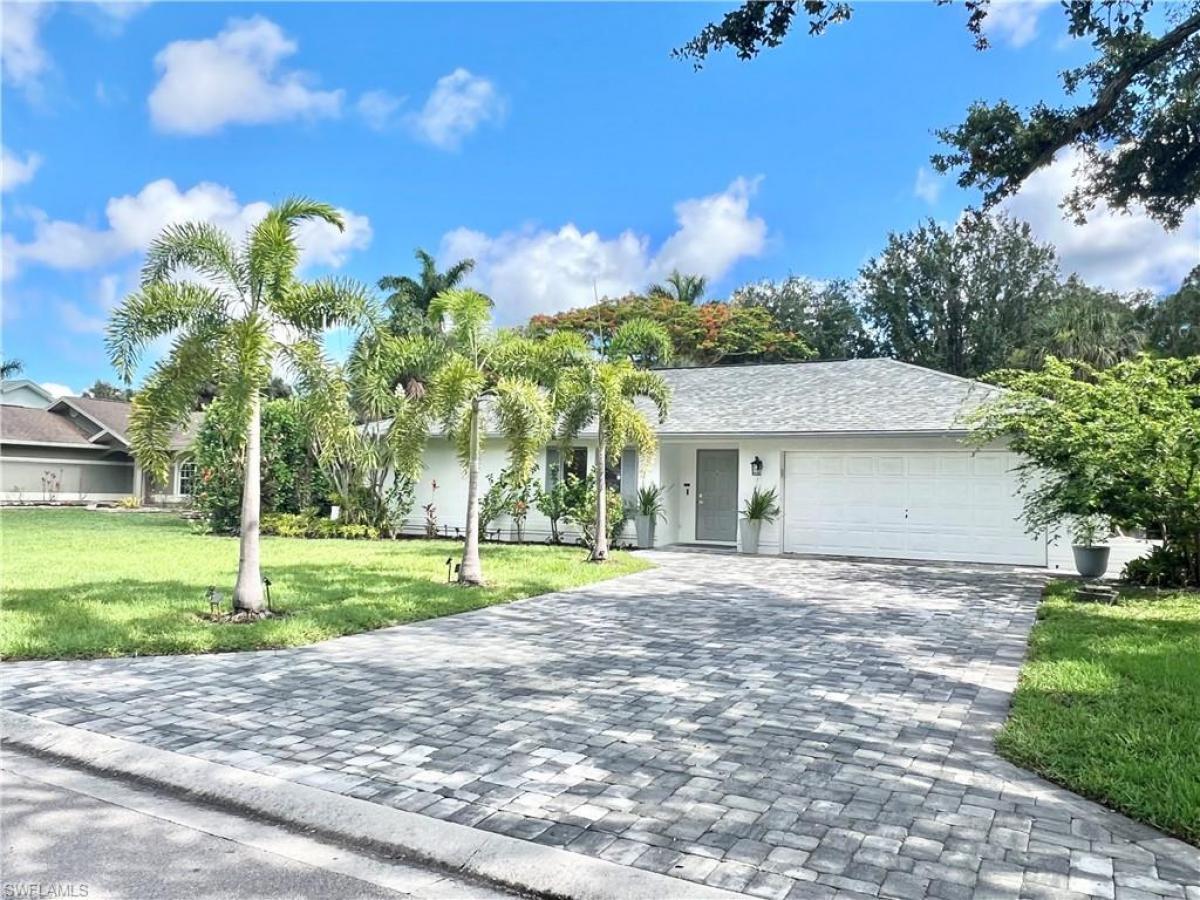 Picture of Home For Sale in Naples, Florida, United States