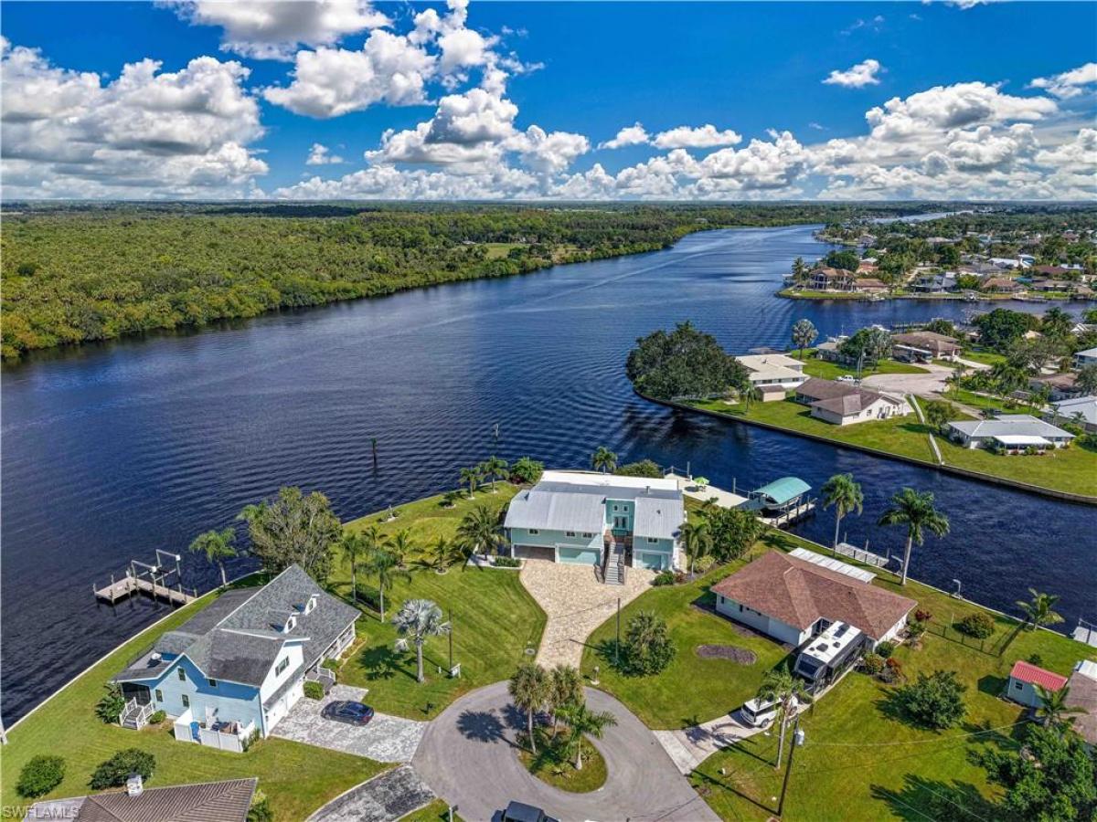 Picture of Home For Sale in Fort Myers, Florida, United States
