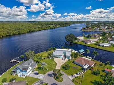 Home For Sale in Fort Myers, Florida