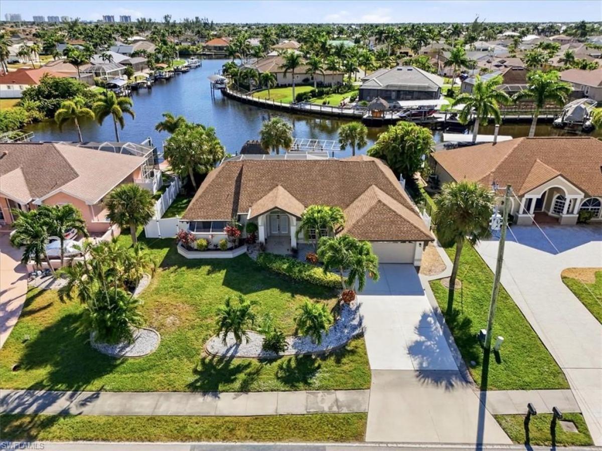 Picture of Home For Sale in Cape Coral, Florida, United States
