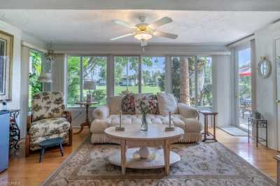 Condo For Sale in Naples, Florida