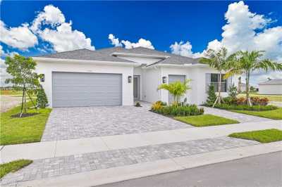 Home For Sale in Fort Myers, Florida