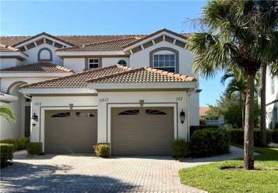 Condo For Sale in Naples, Florida