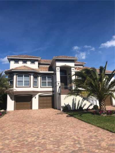 Home For Sale in Naples, Florida