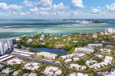 Condo For Sale in Sarasota, Florida