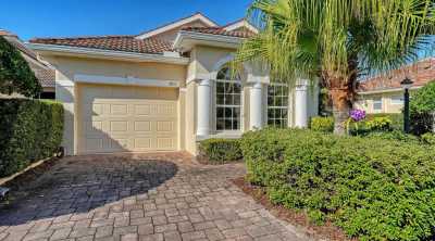 Home For Sale in Sarasota, Florida