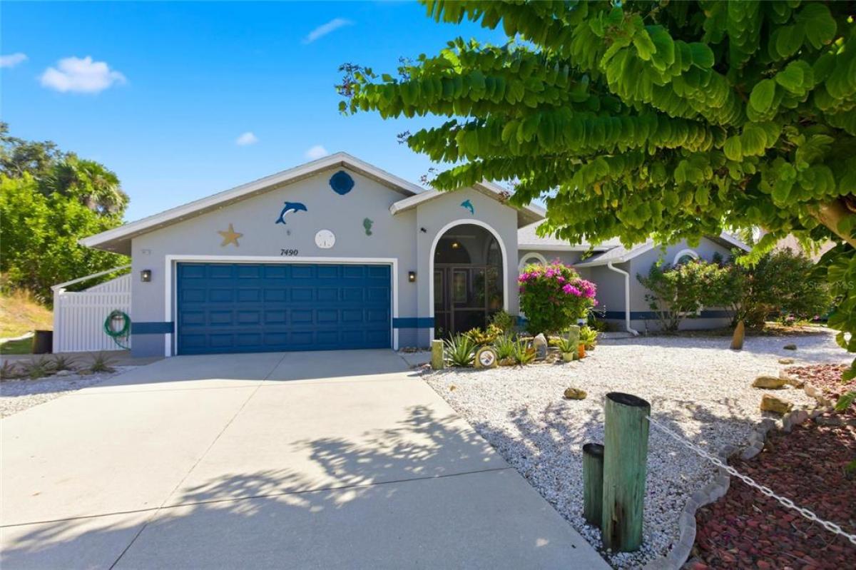 Picture of Home For Sale in Englewood, Florida, United States