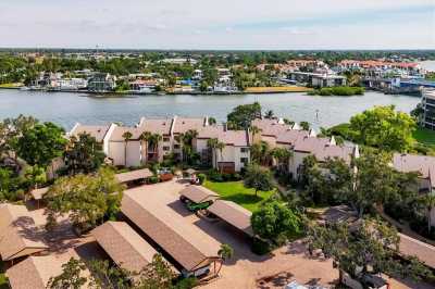 Condo For Sale in Sarasota, Florida