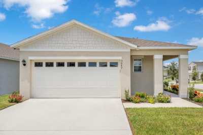 Home For Sale in Tavares, Florida