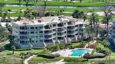 Condo For Sale in Longboat Key, Florida
