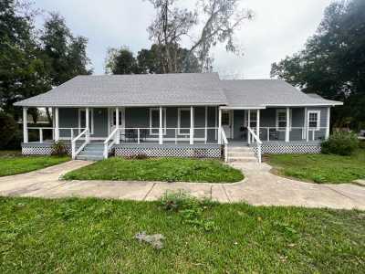 Home For Rent in Waldo, Florida
