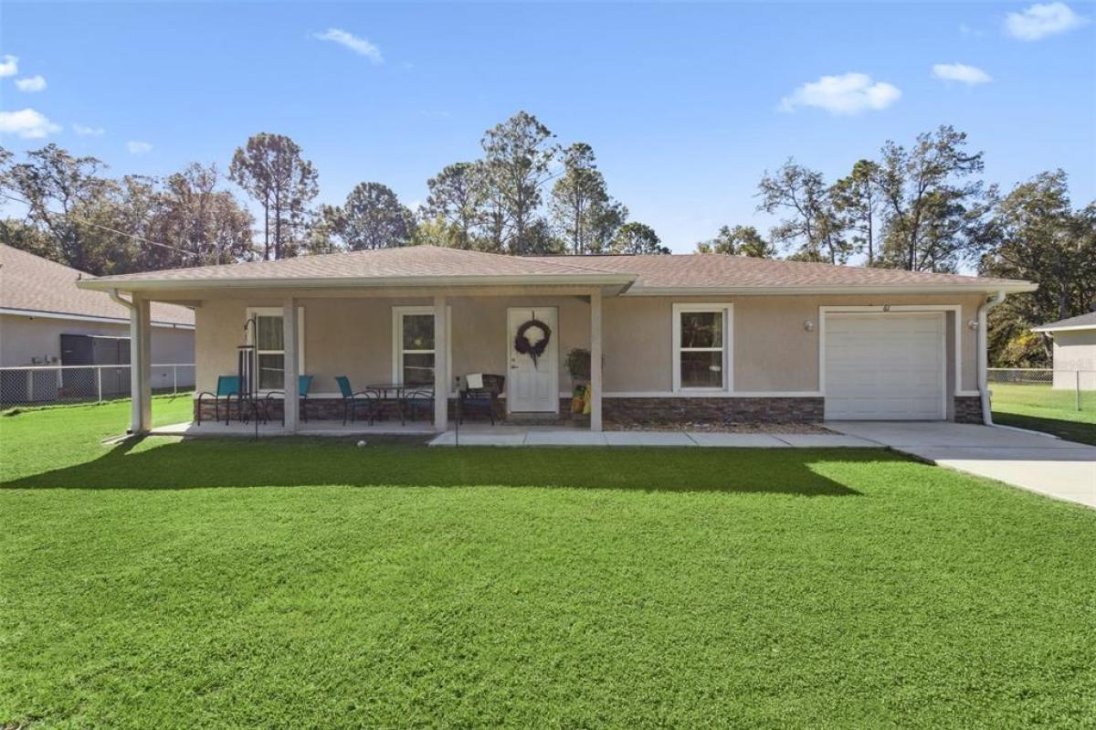 Picture of Home For Sale in Ocklawaha, Florida, United States