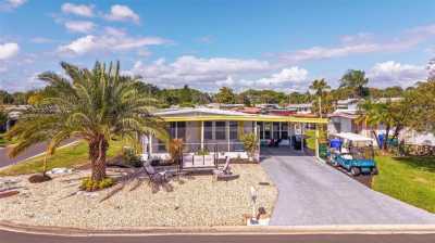 Mobile Home For Sale in Tavares, Florida