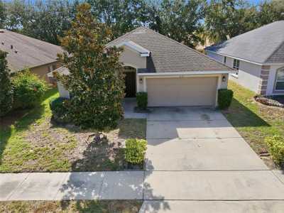 Home For Sale in Tavares, Florida