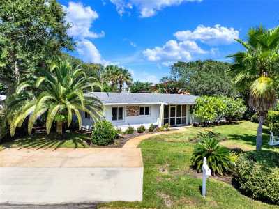 Home For Sale in New Smyrna Beach, Florida