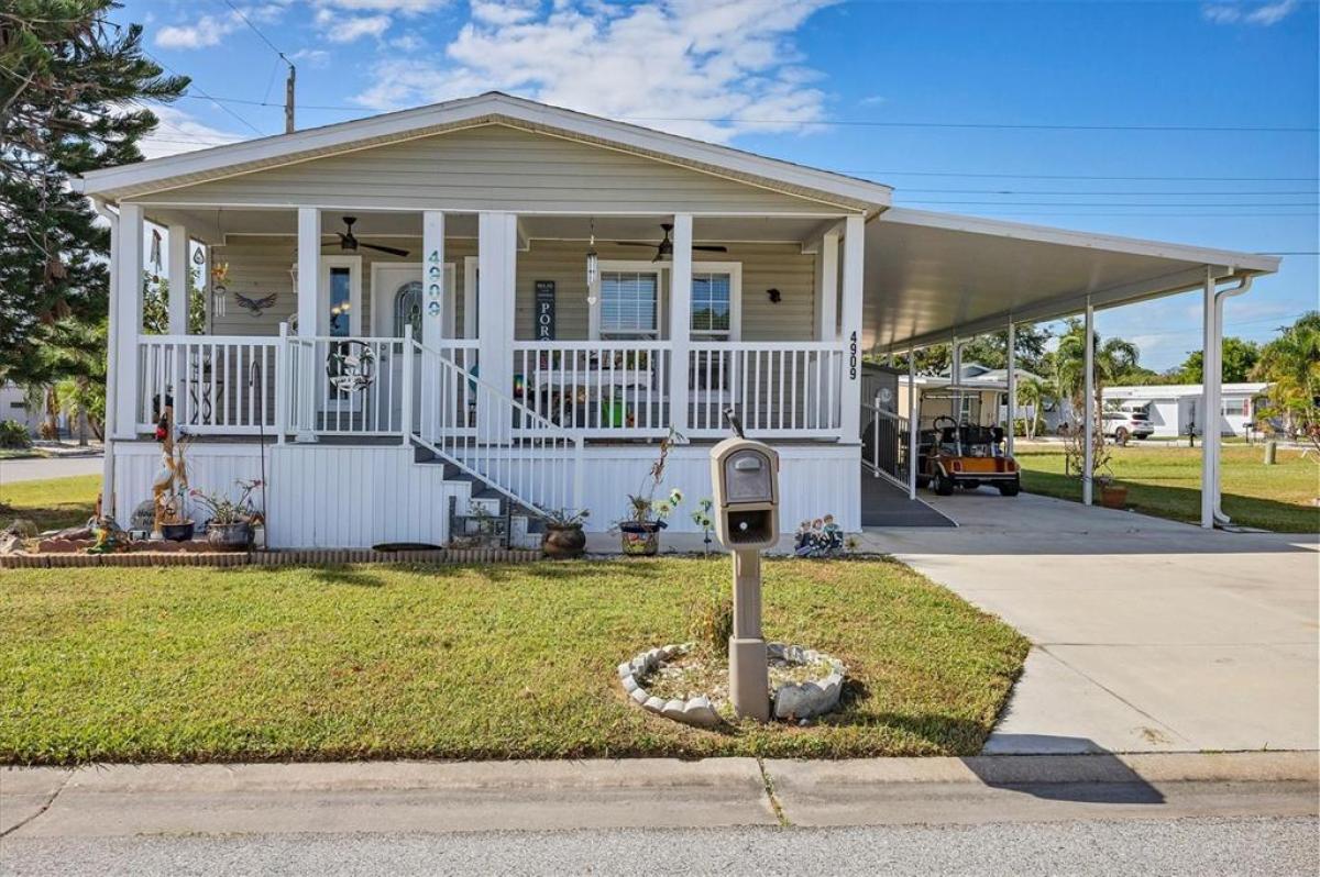 Picture of Mobile Home For Sale in Sarasota, Florida, United States