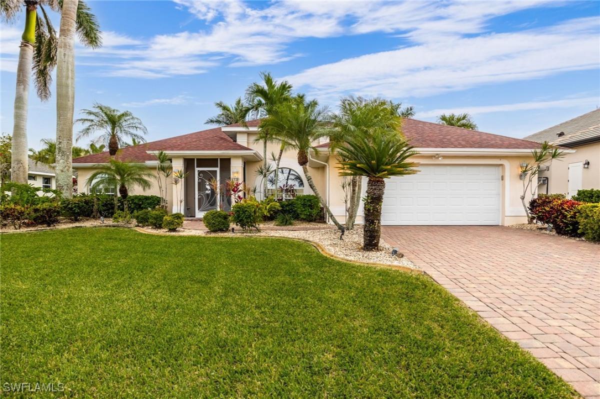 Picture of Home For Sale in Cape Coral, Florida, United States