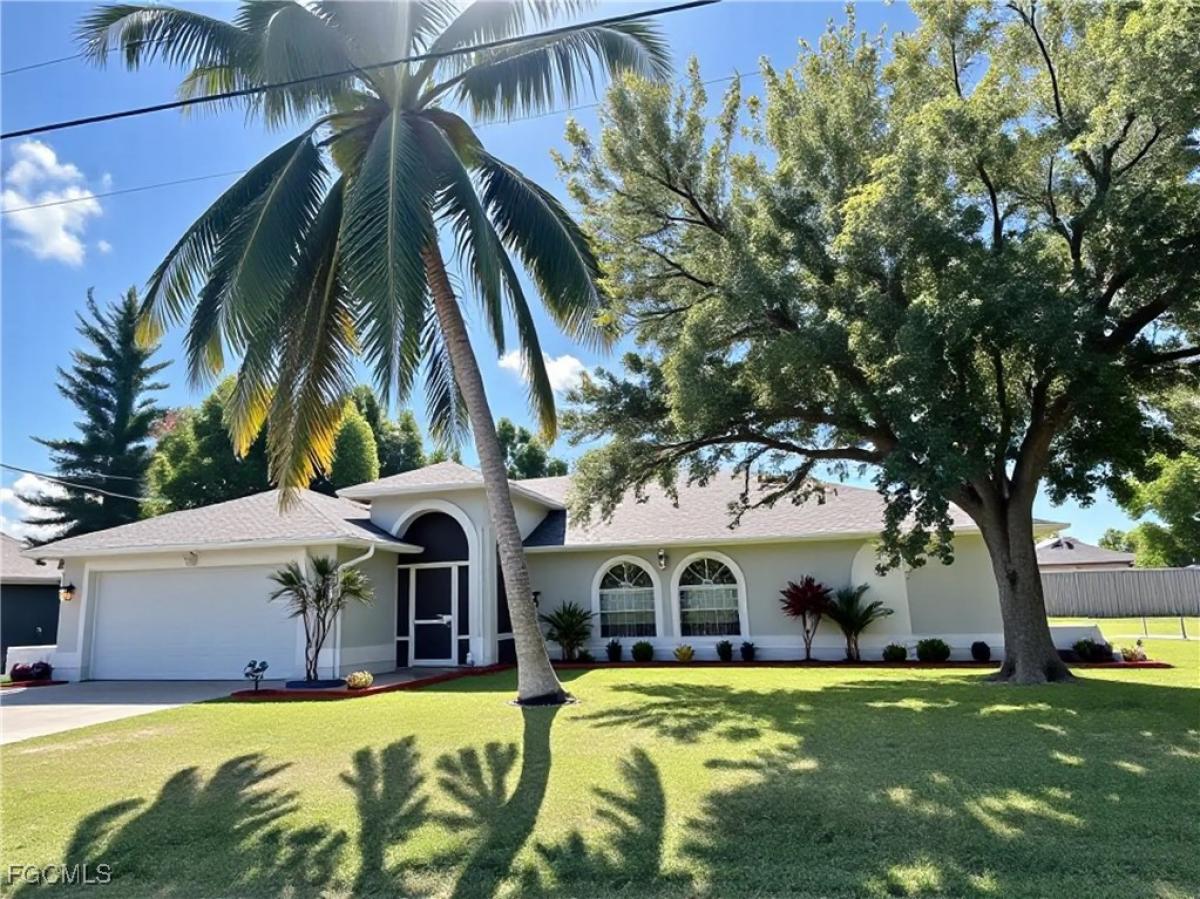 Picture of Home For Sale in Cape Coral, Florida, United States